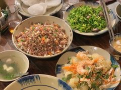 -Cuc Gach Quan Restaurant