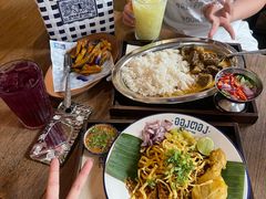 -Ongtong Khaosoi Ari Branch