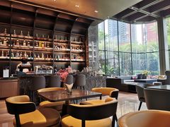 靠窗位-星河吉酒店-BOND大堂吧·咖啡·简餐