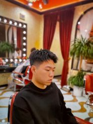 -东方先生国潮男士理发馆