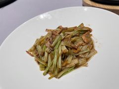 马家沟芹菜炒肉-怡情荟•海鲜青岛菜(五四广场旗舰店)