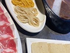 -德天肥牛海鲜火锅(城西银泰店)