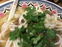 -鑫花溪牛肉米粉(人民广场店)