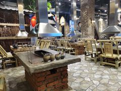 大堂-破瓦寒窑·地摊烤羊排