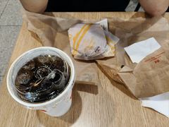 -麦当劳(中二横路店)