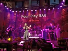-FOUR PLAY BAR