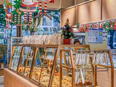 面包甜点陈列柜-Dough&Joe团憩(瑞虹天地月亮湾店)