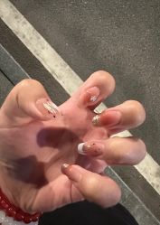 -丽心自助美甲美睫