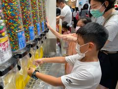 -m豆巧克力世界(上海世茂广场店)