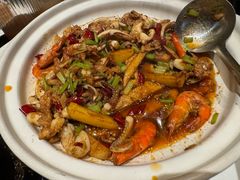 -帅巴人舅母子腊蹄民俗村