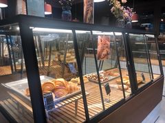 面包甜点陈列柜-Dough&Joe团憩(瑞虹天地月亮湾店)