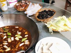 柴锅炖水库鱼-姥家大锅台水库渔家