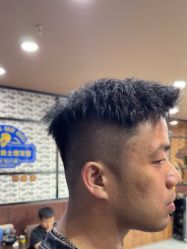 点击看大图 -大人物·男士理发馆