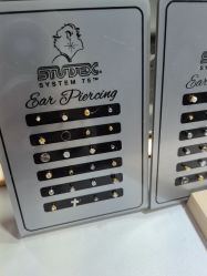 -AI艾耳·专业手工耳洞·穿孔美学馆