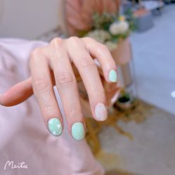 -花系美·美甲美睫精品店