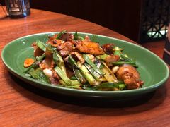 生爆盐煎黑山猪肉-君悦酒店·1881·北京烤鸭