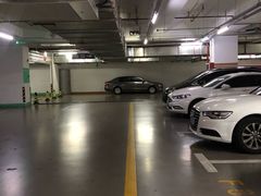 -新世界新丸中心-地下停车场