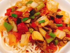 过油肉拌面-巴扎美食·新疆菜·西域歌舞表演餐厅(新疆大厦店)