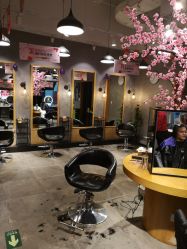 -时尚殿堂明星门店