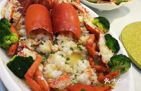 Steamed Lobster with Garlic and Vermicelli