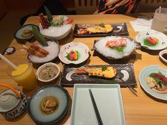 -花和海鲜自助(梅江店)
