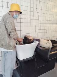 -Coo Hair salon