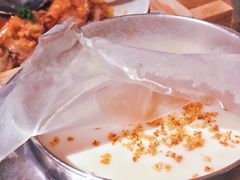 现磨木桶酿豆花-桂满陇·蟹黄小笼汤包(中山公园店)