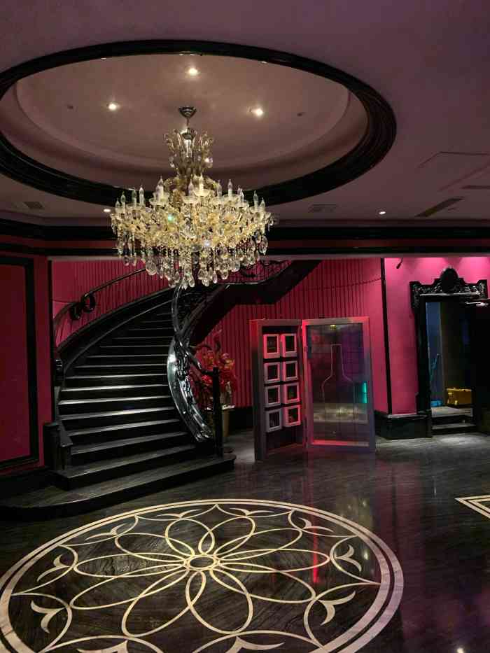 inlove爱上银乐迪(宜山路店)-"音效不好,订的中包19:00前是120/.