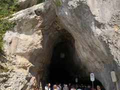 洞口-波斯托伊纳溶洞