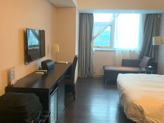 -桔子酒店(上海西藏北路地铁站店)