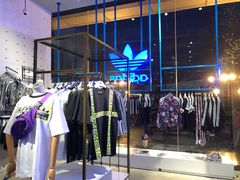 -阿迪达斯(武林银泰三叶草店)