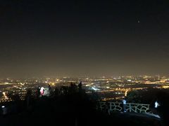 -鬼笑石后山停车场