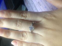 -威德钻石-克拉钻大本营(南京东路店)