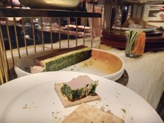 冻鹅肝夹心饼干三文治-白天鹅宾馆·流浮阁咖啡厅