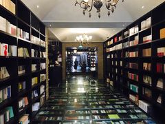 -钟书阁(松江泰晤士小镇店)