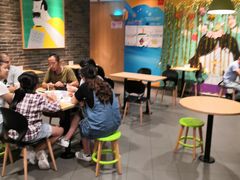 等位区-麦当劳(金山红星美凯龙DT店)