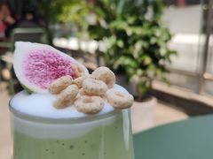 一整颗牛油果奶昔-Catch Bagel(芳草地店)