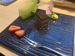 法式甜品佐当季进口水果-秋荀日本料理(昆明同德广场店)