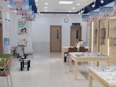 -何氏眼科视光中心·眼镜·配镜(汇泉东路店)