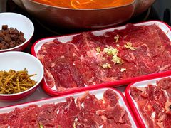 -毛辣果·贵州红酸汤牛肉火锅(西单店)