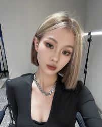 -Hello Lady发型设计