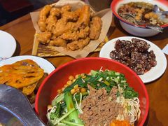 -爆炸头阿姨小四川正宗川味小吃(无任何分店)