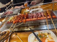 -哈尔滨小酒馆·鲜肉现穿自助烧烤(康新花园店)