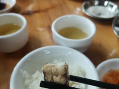 -黄记四更烤乳猪店