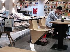 -钟书阁(珍园店)