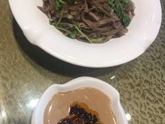-老码头黑皮肘子锅包肉(赣水路店)