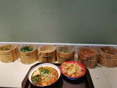 -丽丽三鲜螺蛳粉(田林路店)