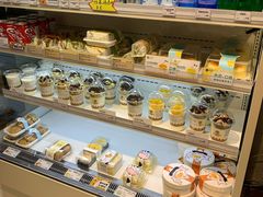 面包甜点陈列柜-匠造烘焙(上海湾店)