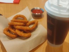 -必胜客(WOW昙华林店)