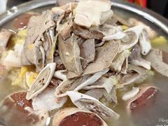 -老码头黑皮肘子锅包肉熏酱水饺(文政街店)